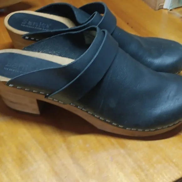 Sanita black clogs size 39 - Picture 2 of 9